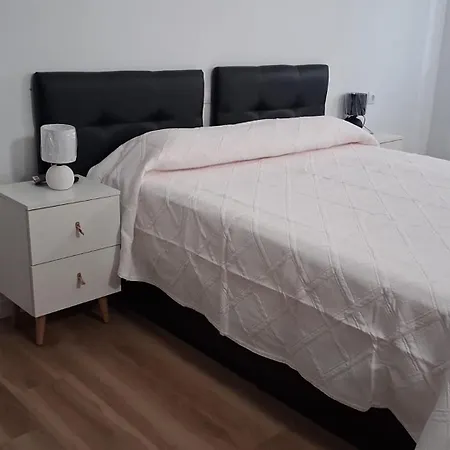 Apartment Ricardo Soriano 66 *